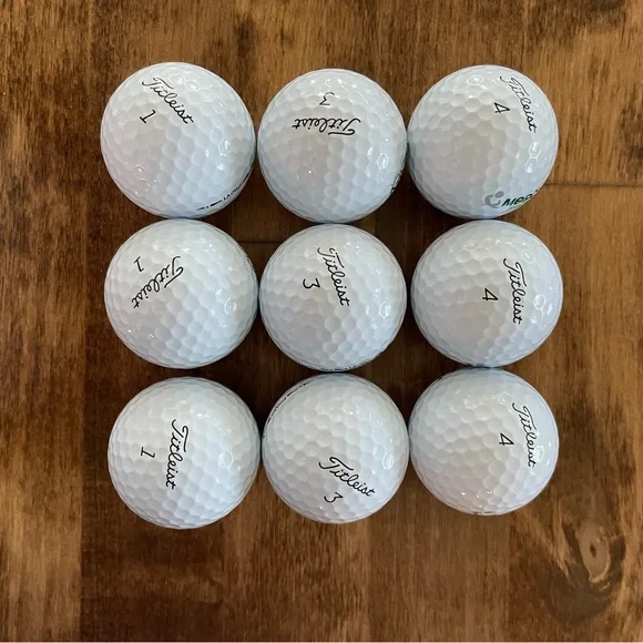Titleist Pro V1 Golf Balls - Picture 3 of 5